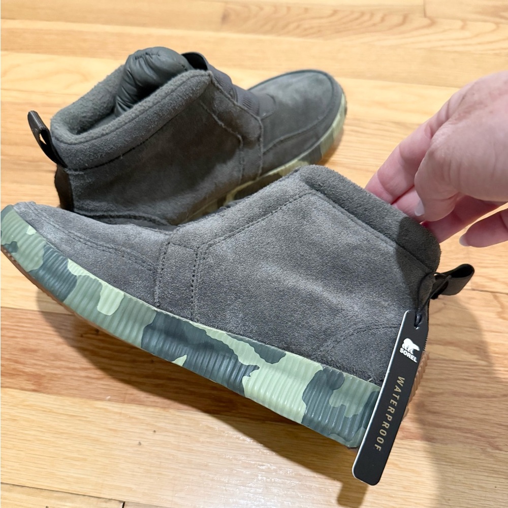 Sorel Out N About Plus Mid Alpine Tundra Green Camo Booties - Picture 8 of 13